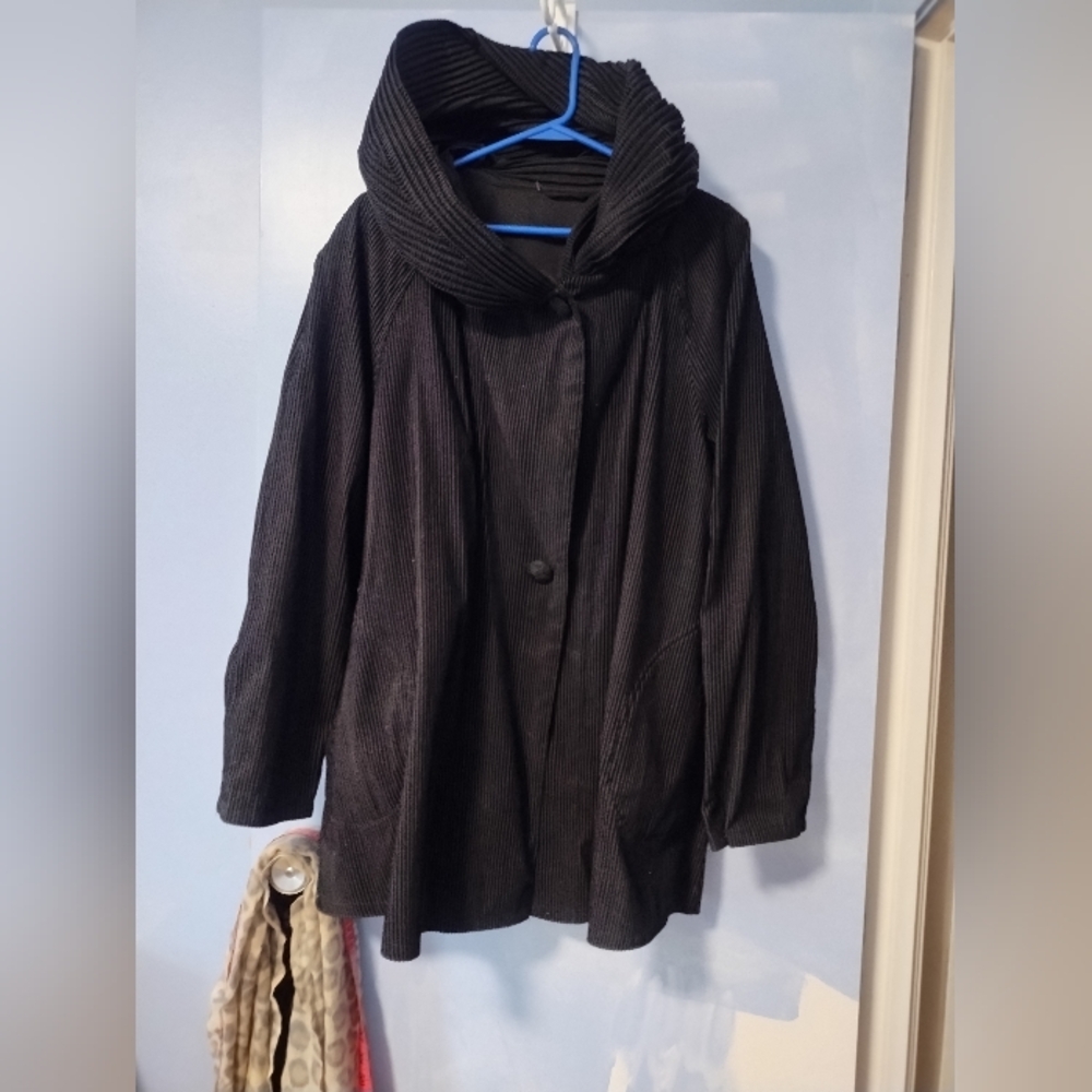 MYCRA PAC Classic Black Donatella Short Coat M/L